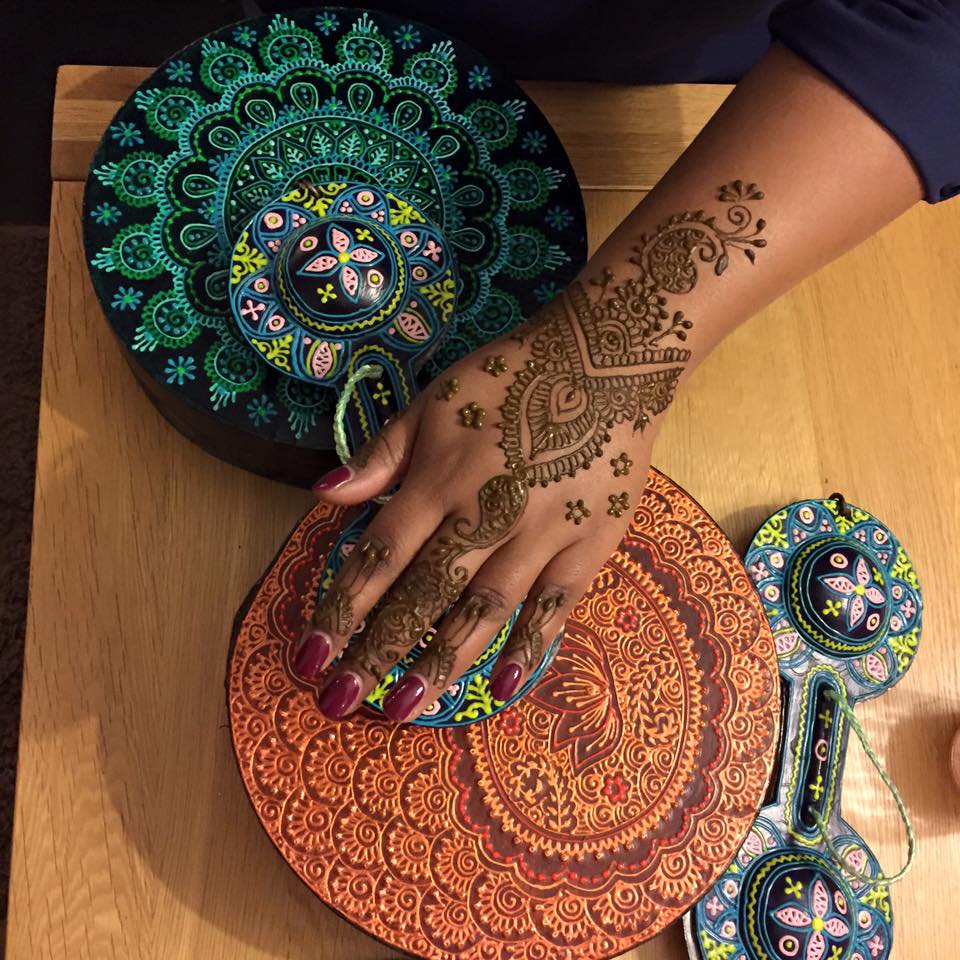Henna hand
