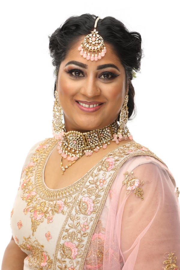 Aartie in traditionele kleding