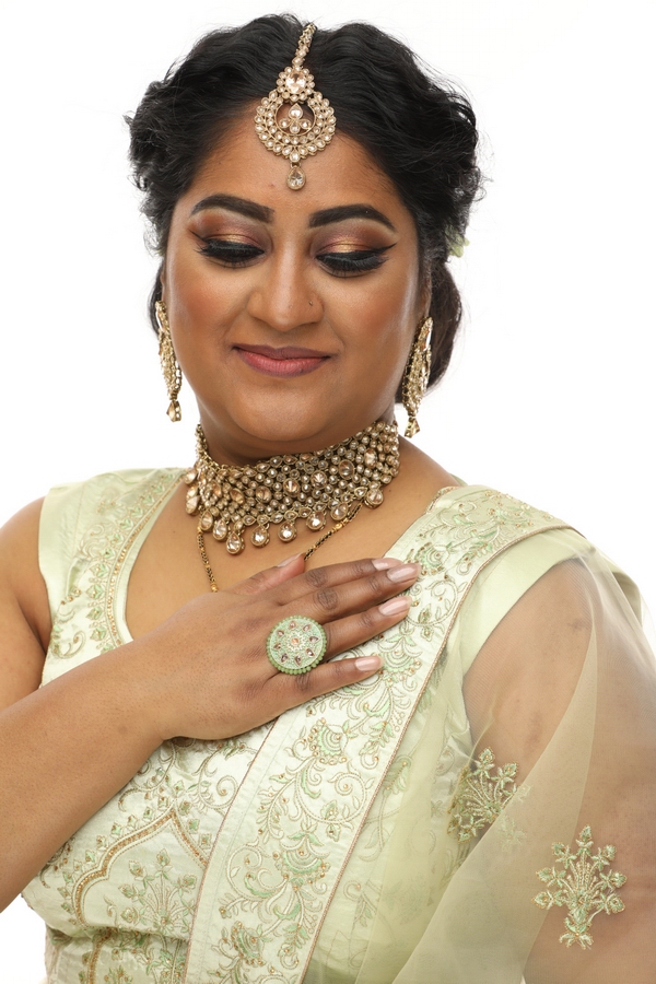 Aartie in traditionele look